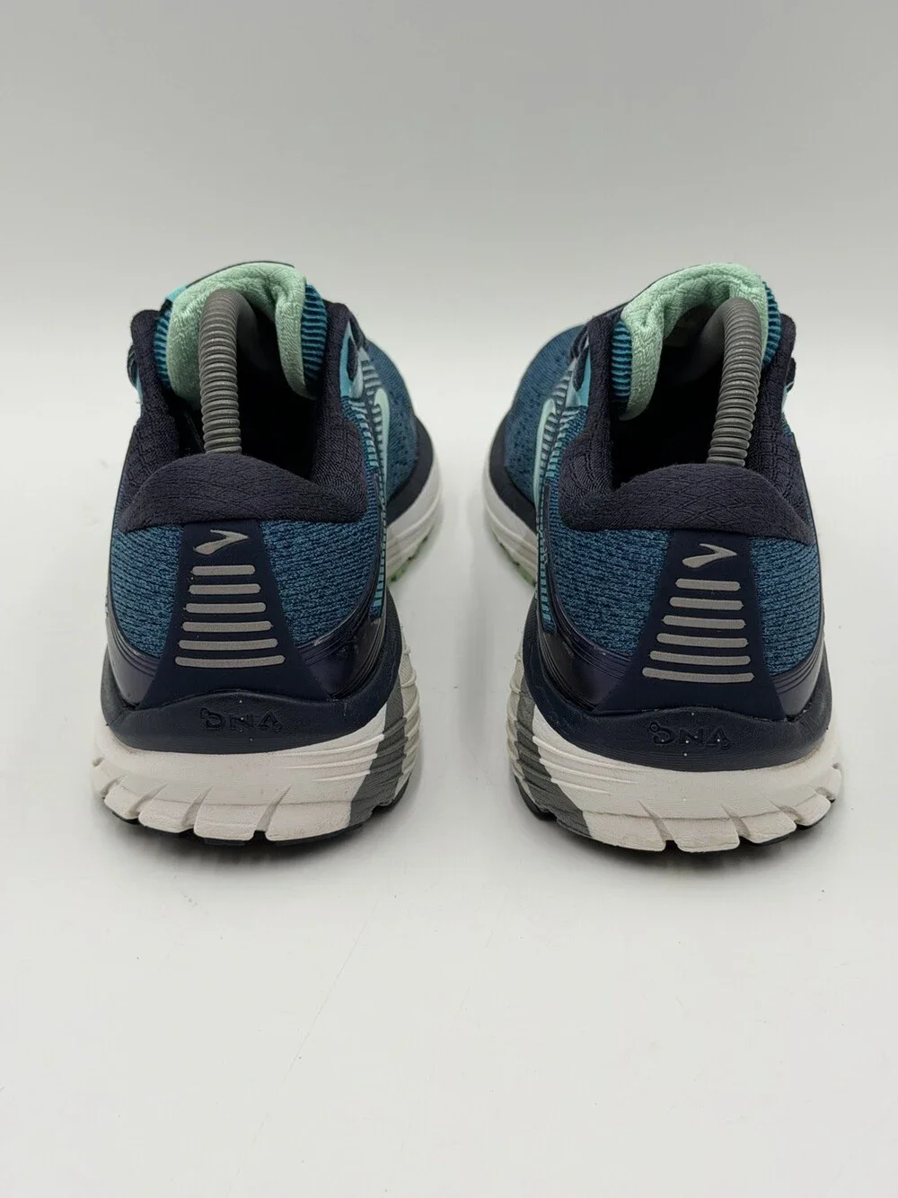 N/A brooks adrenaline